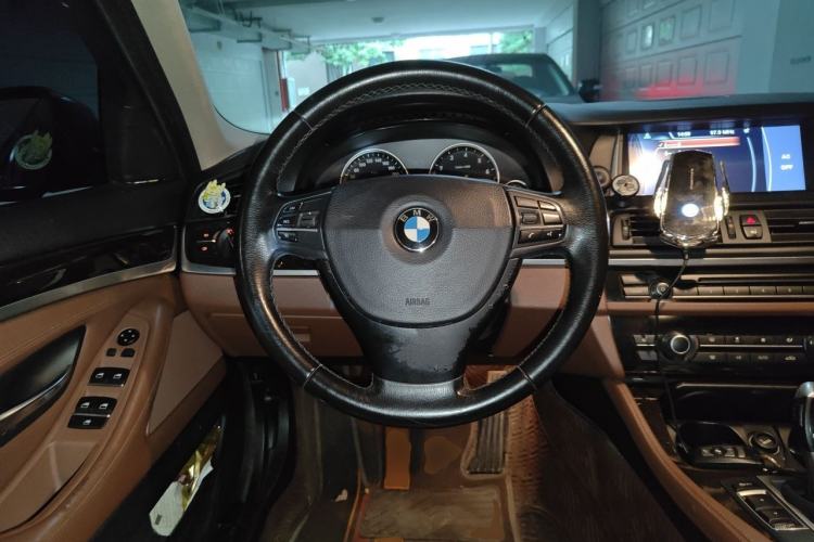 Used BMW 5 Series 2014 525Li Leading Model Steering Wheel