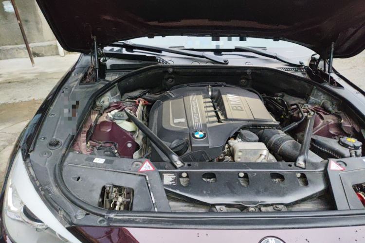Used BMW 5 Series 2014 535Li Leading Model Engine Bay Right