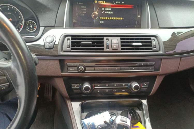 Used BMW 5 Series 2014 525Li Luxury Design Package Audio And AC Panel