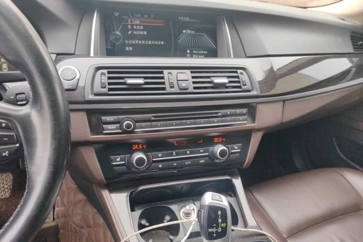 Used BMW 5 Series 2014 525Li Luxury Design Package Audio And AC Panel