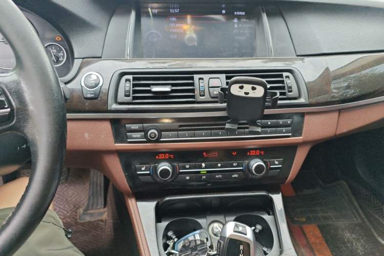Used BMW 5 Series 2014 525Li Leading Model Audio And AC Panel