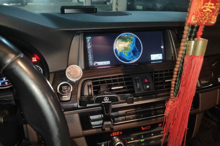 Used BMW 5 Series 2014 525Li Luxury Design Package Audio And AC Panel