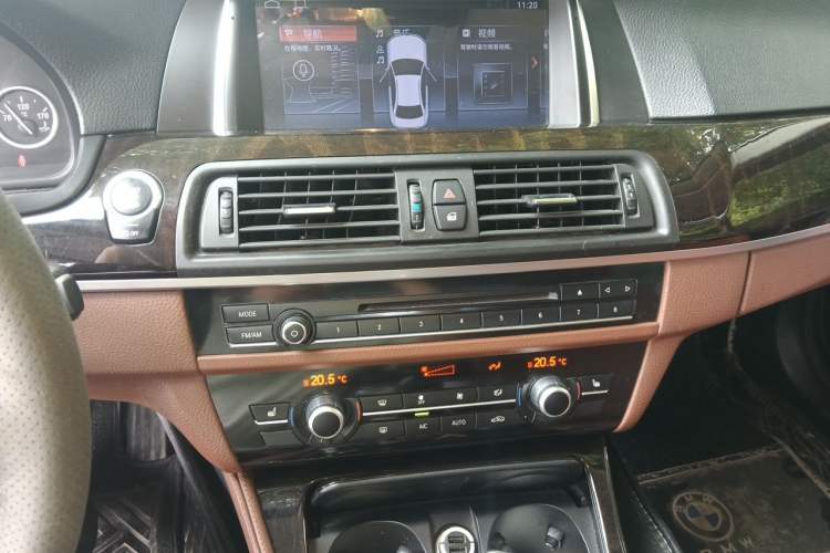 Used BMW 5 Series 2014 525Li Leading Model Audio And AC Panel