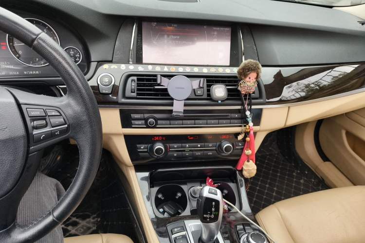 Used BMW 5 Series 2014 525Li Leading Model Audio And AC Panel