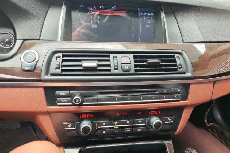Used BMW 5 Series 2014 525Li Leading Model Audio And AC Panel