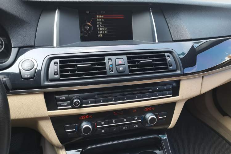 Used BMW 5 Series 2014 520Li Elegant Model Audio And AC Panel