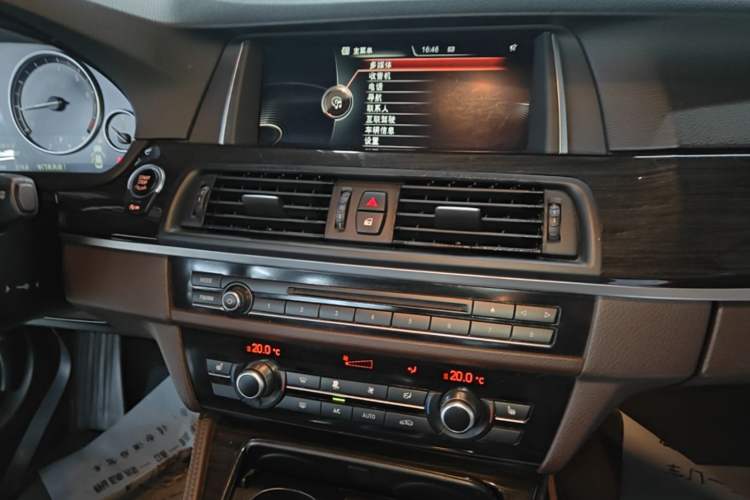 Used BMW 5 Series 2014 525Li Luxury Design Package Audio And AC Panel