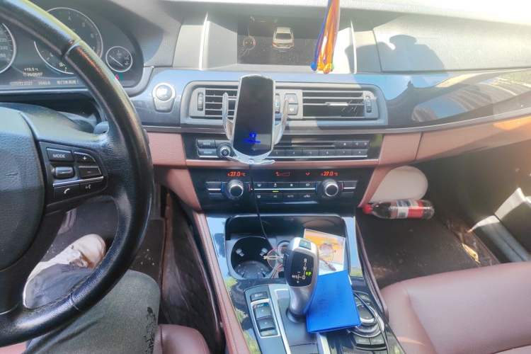 Used BMW 5 Series 2014 520i Elegant Edition Audio And AC Panel