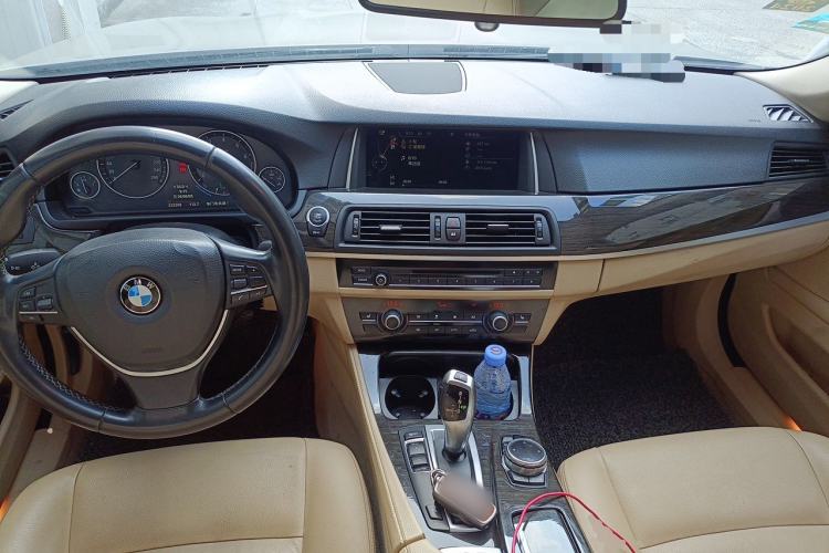 Used BMW 5 Series 2014 525Li Luxury Design Package Center Console
