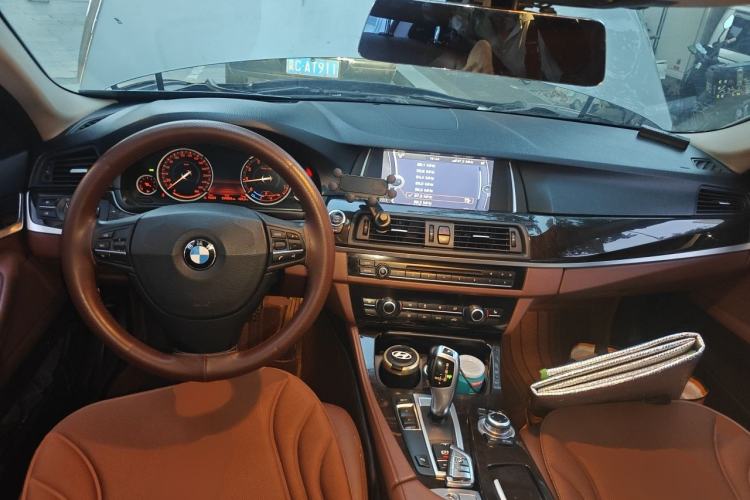 Used BMW 5 Series 2014 525Li Leading Model Center Console