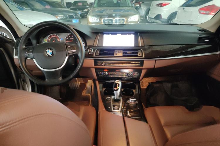 Used BMW 5 Series 2014 525Li Leading Model Center Console
