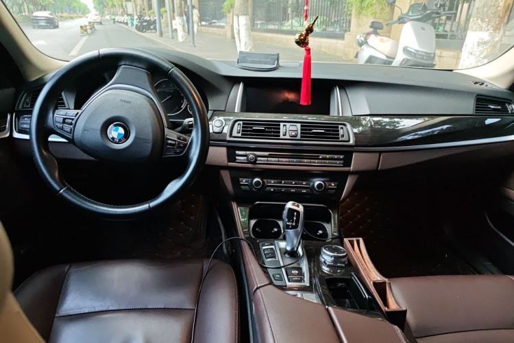 Used BMW 5 Series 2014 525Li Luxury Design Package Center Console
