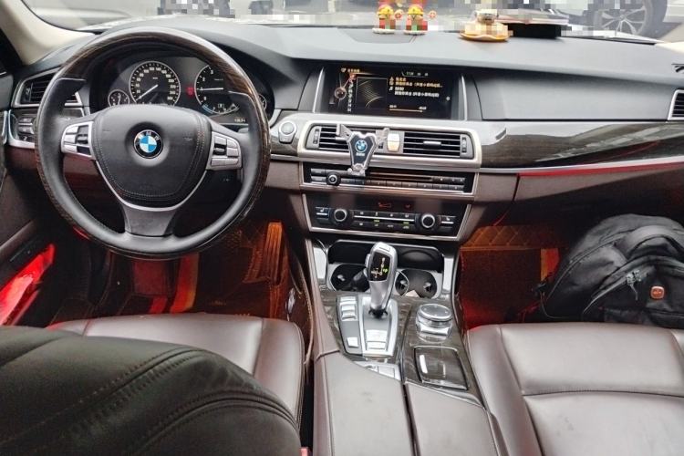 Used BMW 5 Series 2014 525Li Luxury Design Package Center Console