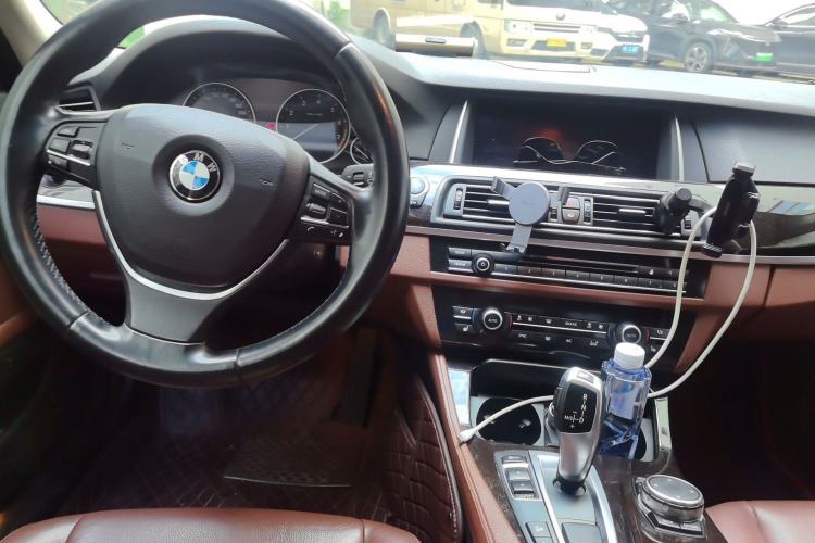 Used BMW 5 Series 2014 528Li xDrive Fashion Design Package Center Console