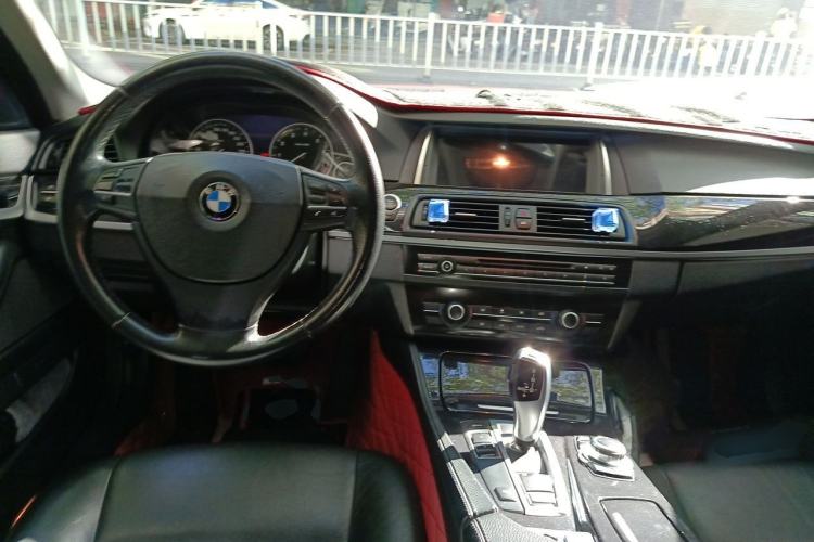 Used BMW 5 Series 2014 520Li Elegant Model Center Console