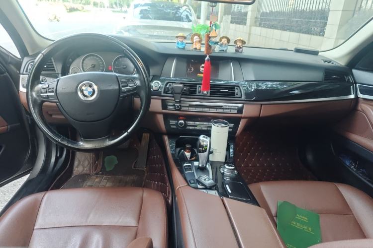 Used BMW 5 Series 2014 520Li Elegant Model Center Console
