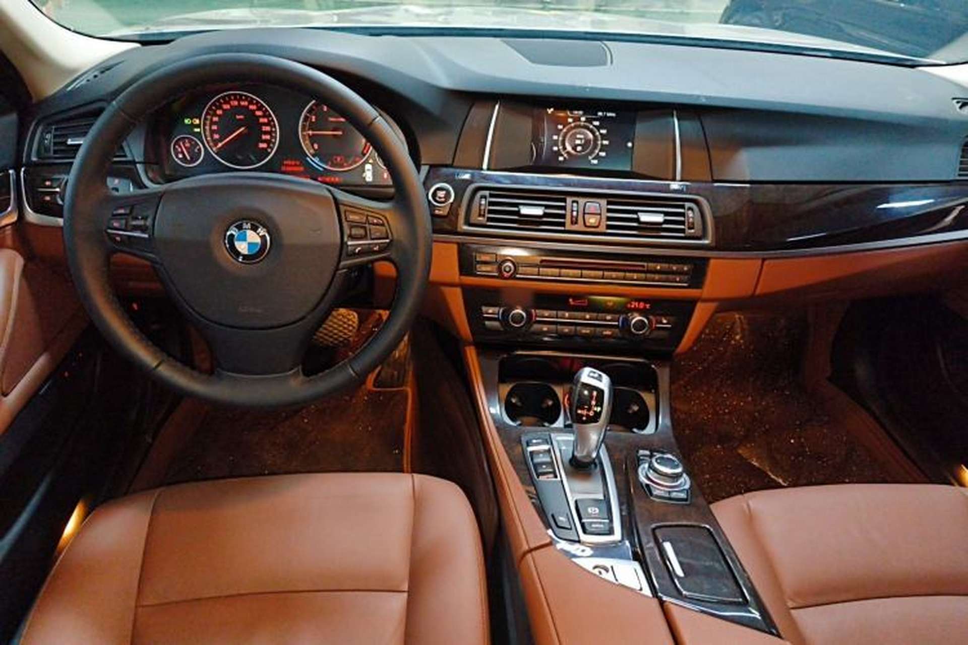 Used BMW 5 Series 2014 525Li Leading Model Center Console