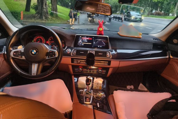 Used BMW 5 Series 2014 520Li Elegant Model Center Console
