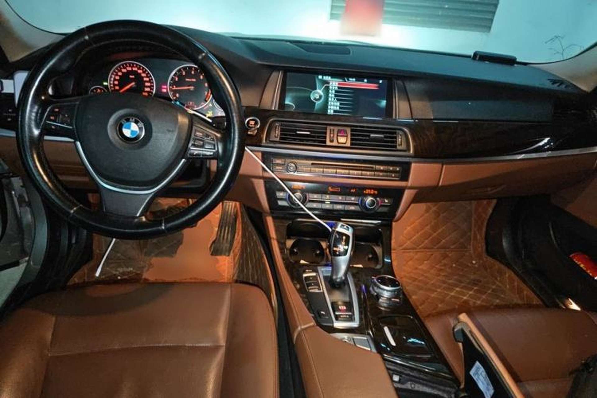 Used BMW 5 Series 2014 528Li Leading Model Center Console
