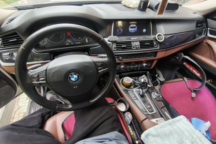 Used BMW 5 Series 2014 520Li Elegant Model Center Console