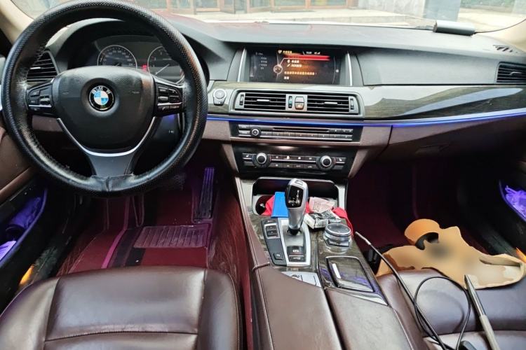 Used BMW 5 Series 2014 525Li Luxury Design Package Center Console