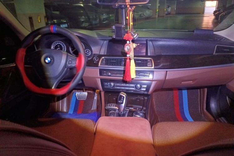 Used BMW 5 Series 2014 528Li Leading Model Center Console