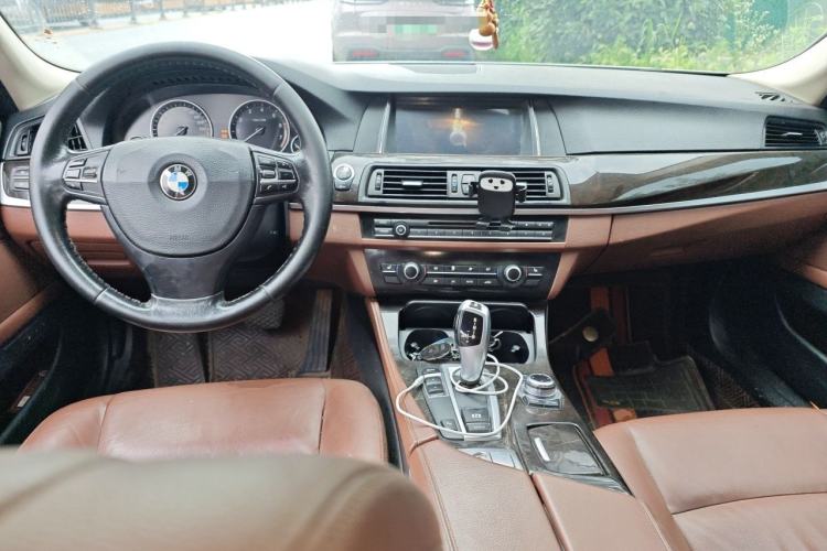 Used BMW 5 Series 2014 525Li Leading Model Center Console