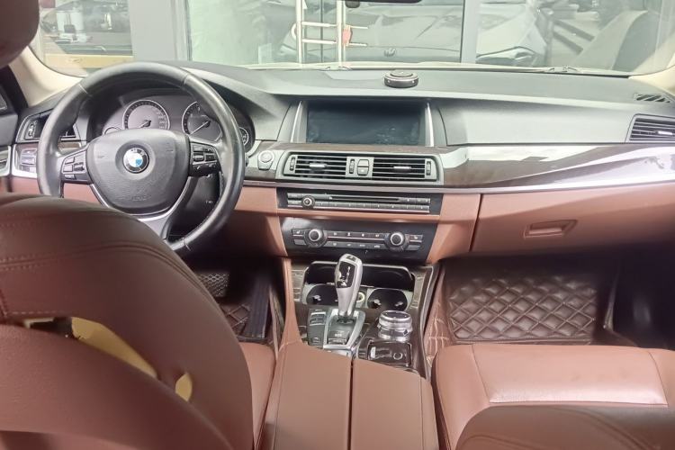 Used BMW 5 Series 2014 528Li Leading Model Center Console