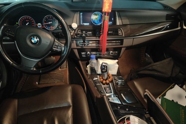 Used BMW 5 Series 2014 525Li Luxury Design Package Center Console