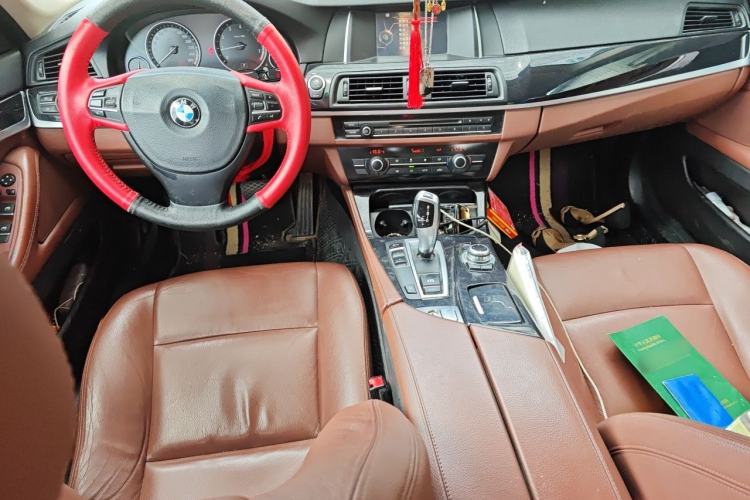 Used BMW 5 Series 2014 520Li Elegant Model Center Console