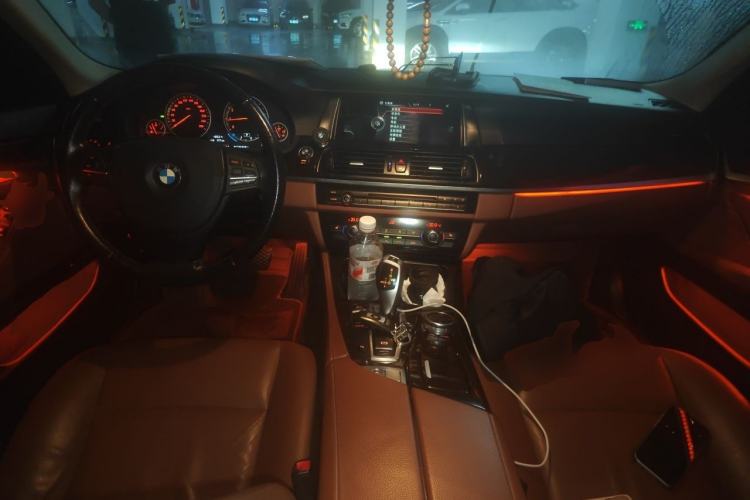 Used BMW 5 Series 2014 525Li Leading Model Center Console