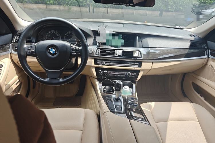 Used BMW 5 Series 2014 525Li Luxury Design Package Center Console