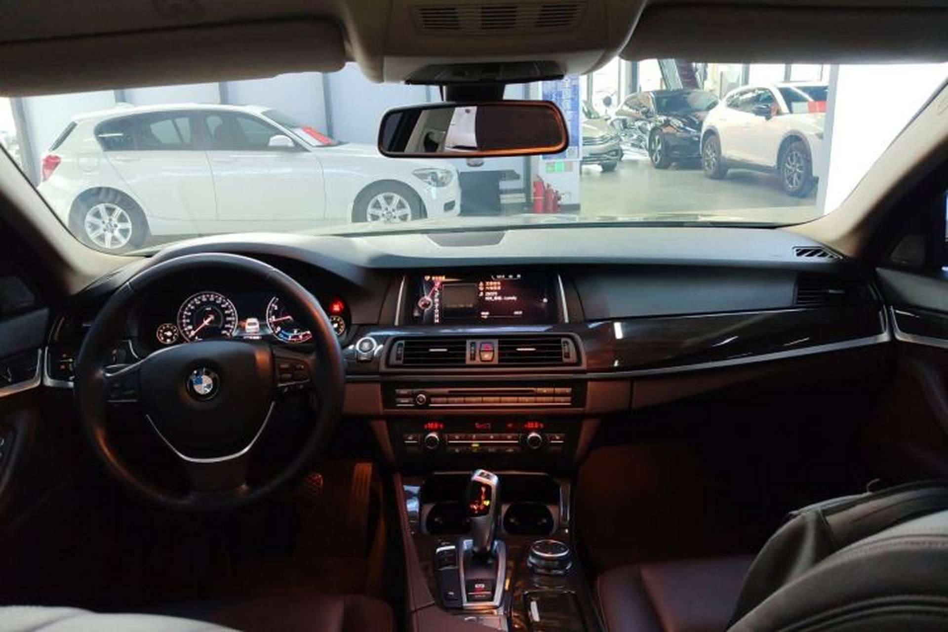 Used BMW 5 Series 2014 525Li Luxury Design Package Center Console
