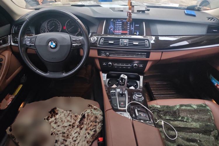 Used BMW 5 Series 2014 525Li Leading Model Center Console