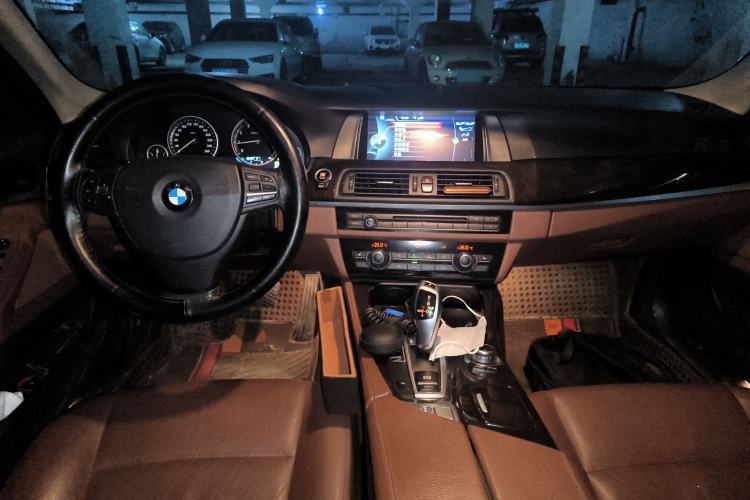 Used BMW 5 Series 2014 525Li Leading Model Center Console