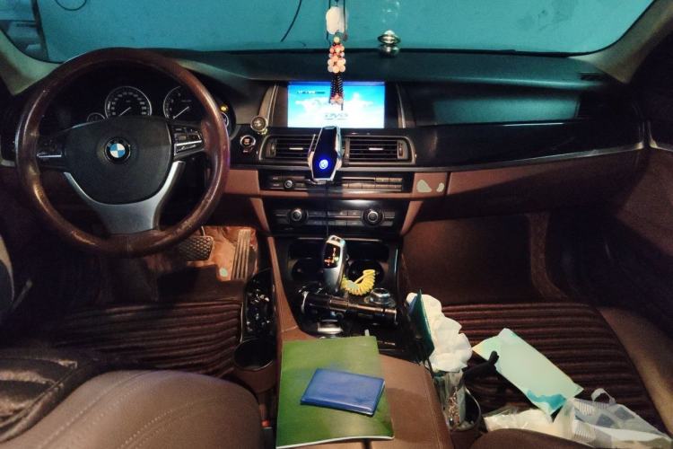 Used BMW 5 Series 2014 520Li Elegant Model Center Console