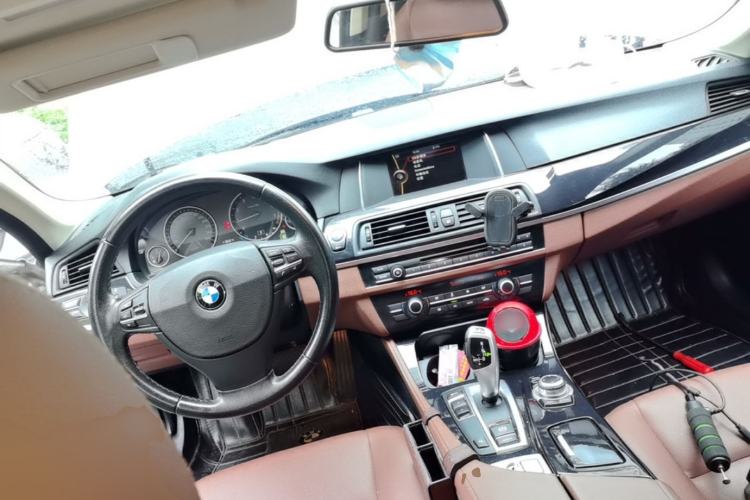 Used BMW 5 Series 2014 520Li Elegant Model Center Console