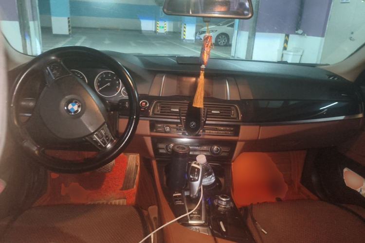 Used BMW 5 Series 2014 520Li Elegant Model Center Console