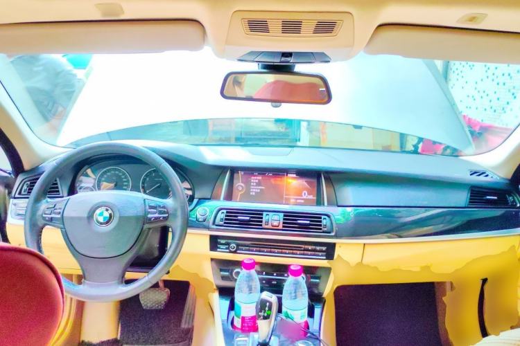 Used BMW 5 Series 2014 520Li Elegant Model Center Console