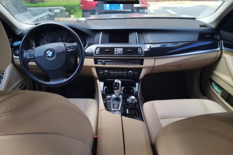 Used BMW 5 Series 2014 520Li Elegant Model Center Console