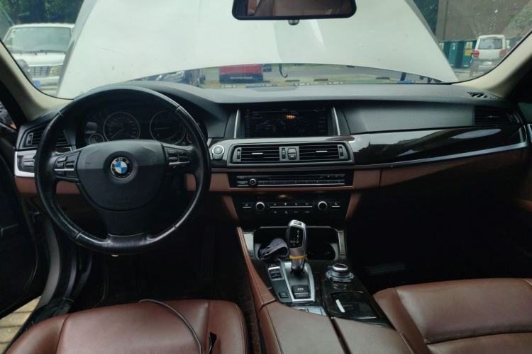 Used BMW 5 Series 2014 525Li Leading Model Center Console