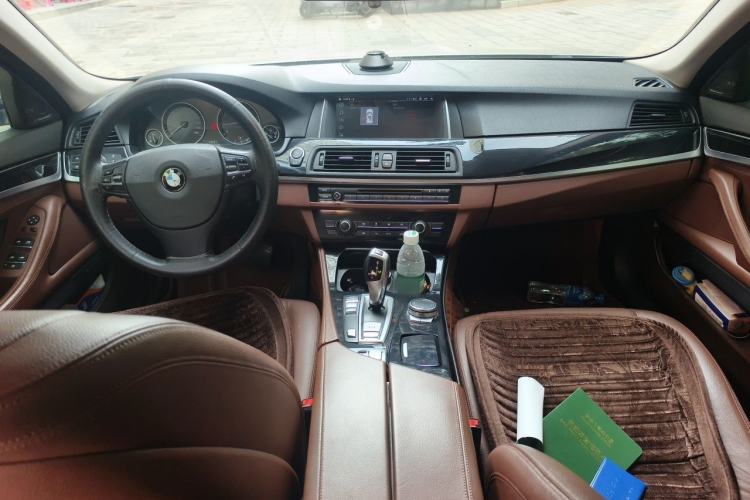 Used BMW 5 Series 2014 520Li Elegant Model Center Console
