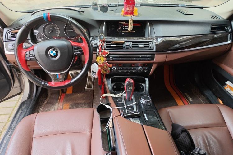 Used BMW 5 Series 2014 528Li Leading Model Center Console