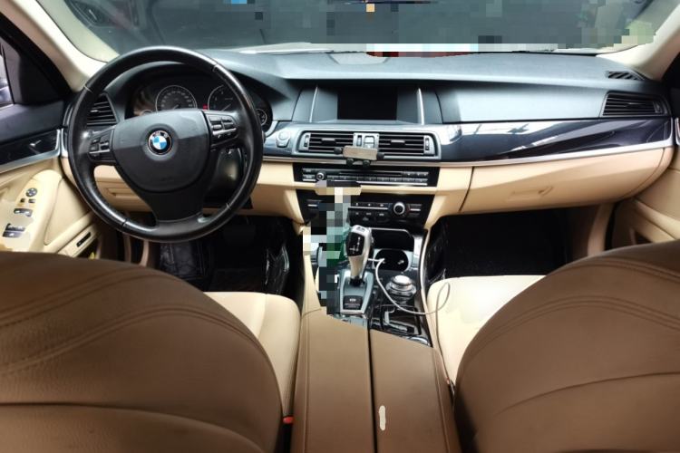Used BMW 5 Series 2014 520Li Elegant Model Center Console