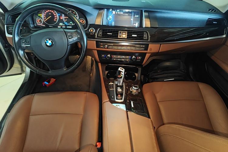 Used BMW 5 Series 2014 525Li Leading Model Center Console