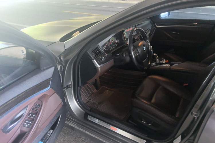 Used BMW 5 Series 2014 525Li Luxury Design Package Driver Seat
