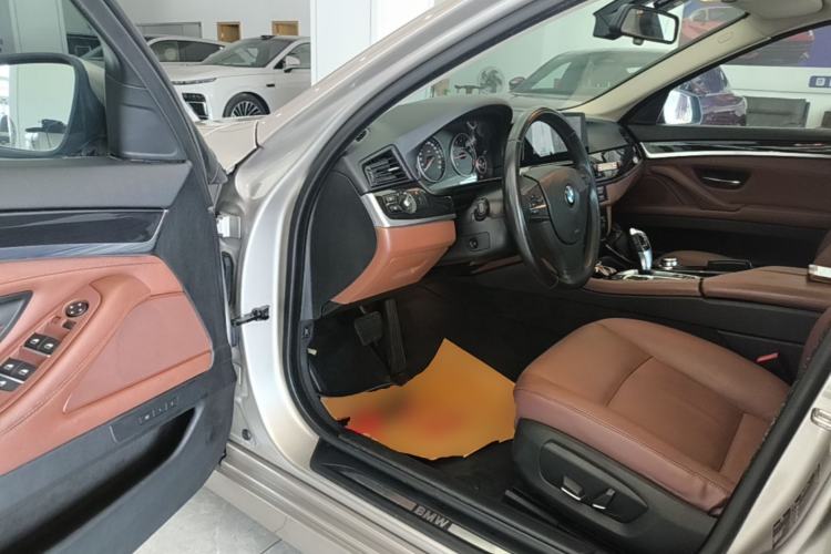 Used BMW 5 Series 2014 520i Elegant Edition Driver Seat