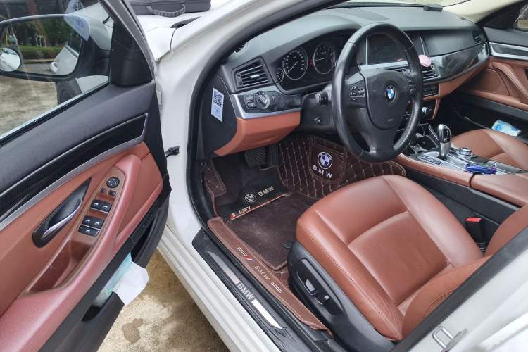 Used BMW 5 Series 2014 520i Elegant Edition Driver Seat