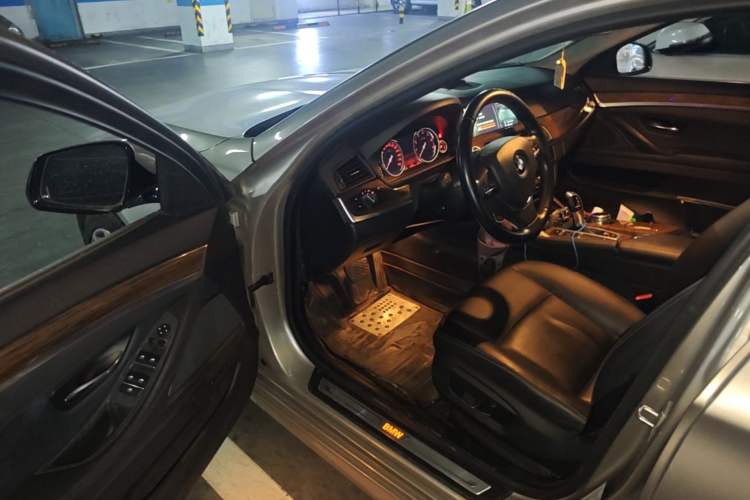 Used BMW 5 Series 2014 525Li Luxury Design Package Driver Seat