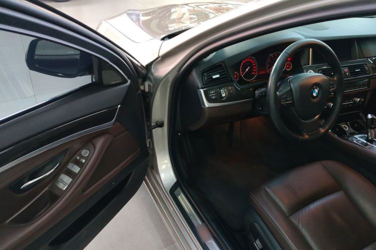 Used BMW 5 Series 2014 525Li Luxury Design Package Driver Seat